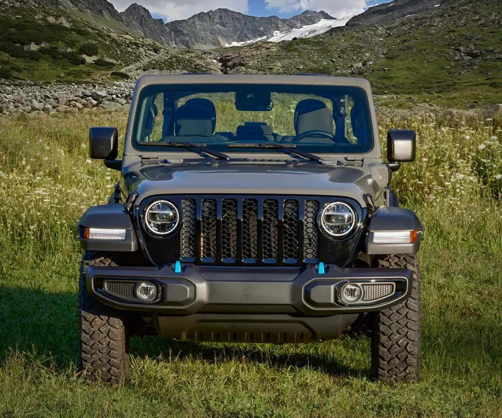 Stellantis Recalls 194,000 Jeep 4xe Hybrids Over Fire Risk