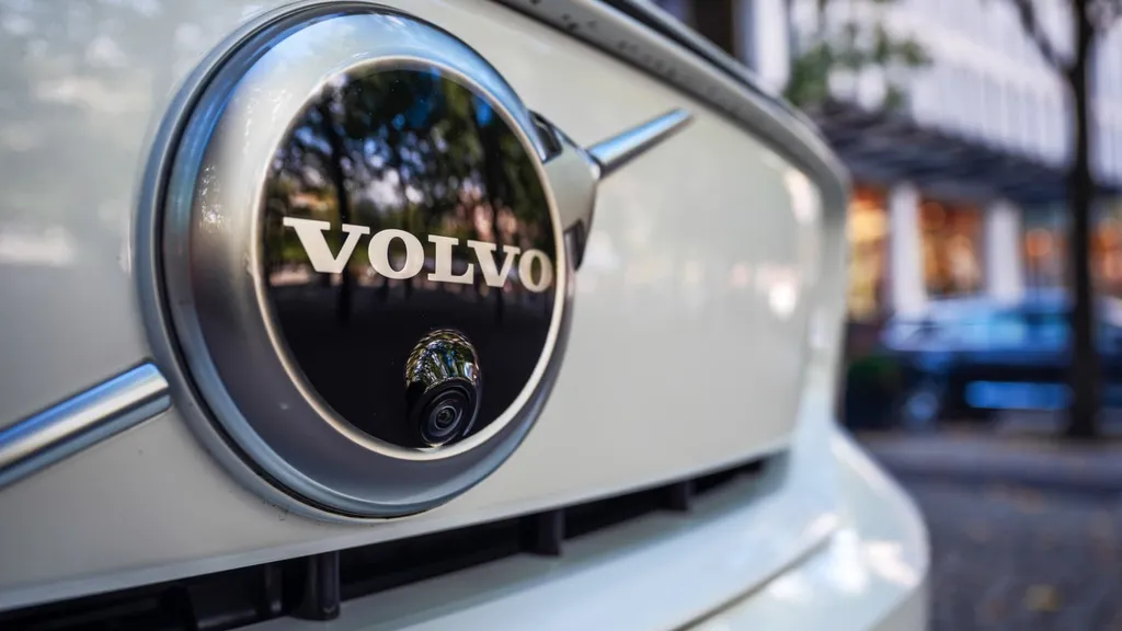 Volvo Cars Announces Management Reshuffle Amid Market Challenges