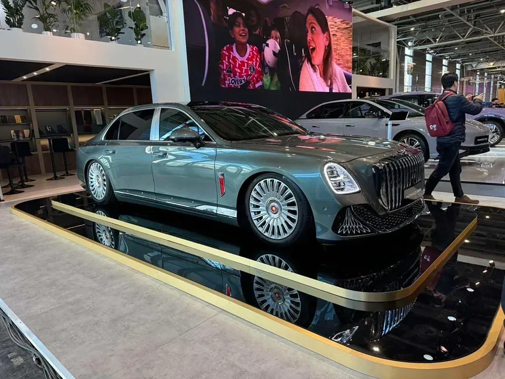 Hongqi Guoya Production Model Unveiled at Paris Motor Show