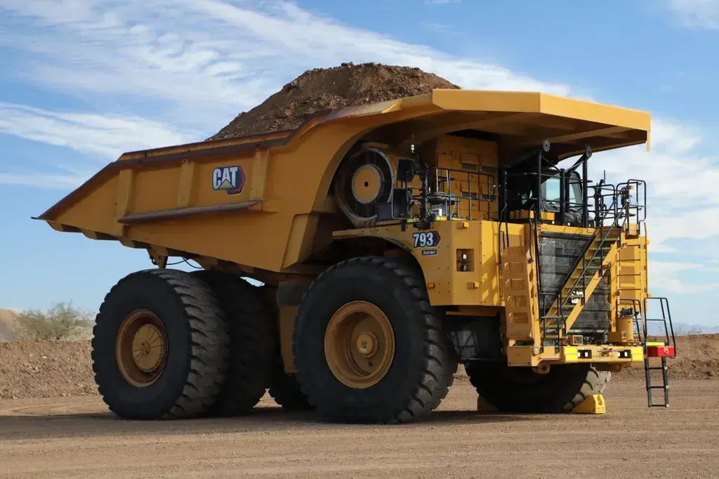 Caterpillar Develops Modular Cat 793 Mining Truck Platform