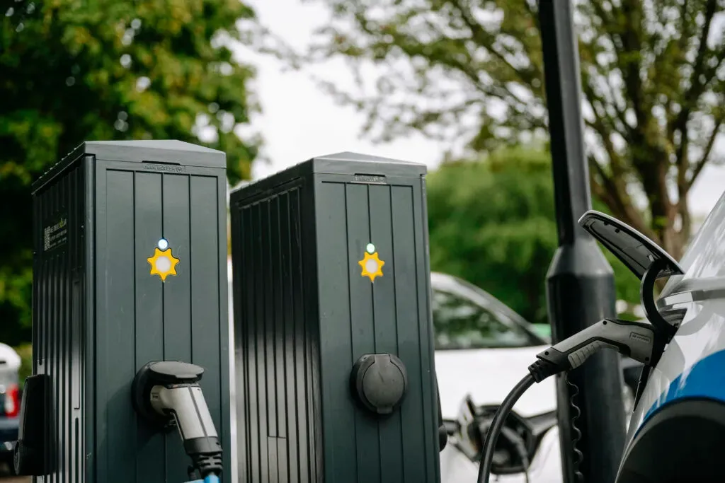 Invers equips MyWheels carsharing fleet for bidirectional charging