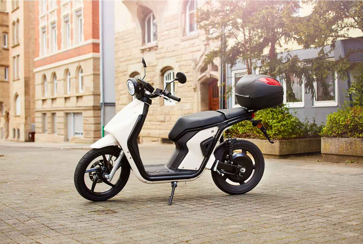 Integration of CloudBoxx Mini with Govecs Flex 2.0 Electric Scooter