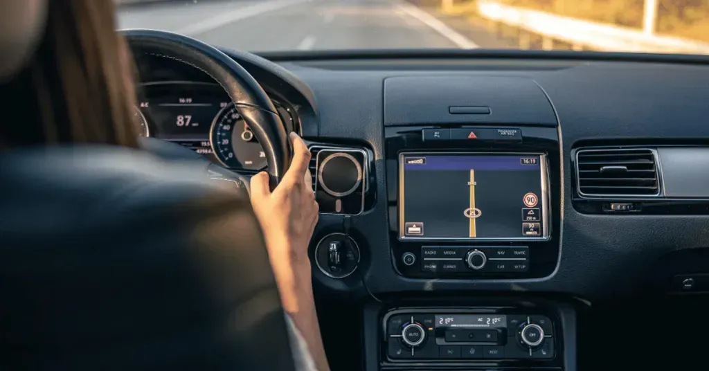 Benefits of Implementing GPS Vehicle Tracking Systems