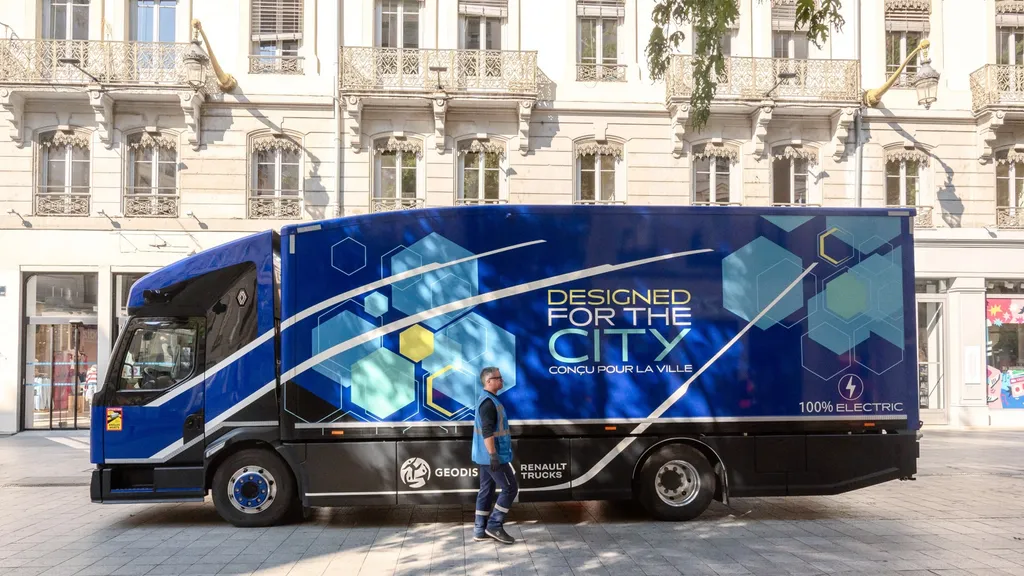 Renault Trucks and GEODIS Initiate Testing of Electric Truck