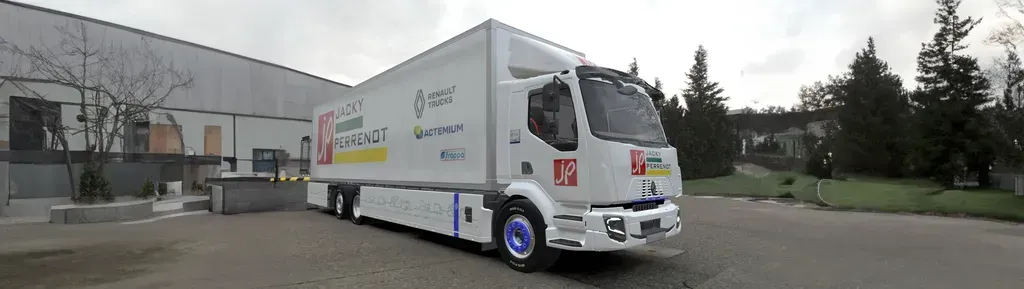 Renault Trucks and Jacky Perrenot Group Innovate Urban Delivery