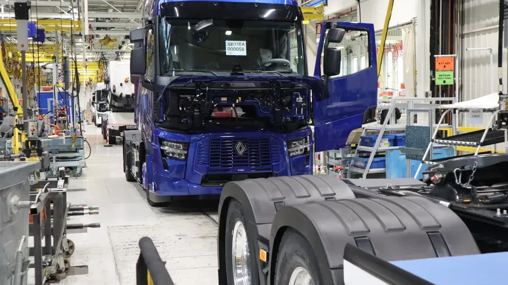 Renault Trucks Reports 18% Increase in Deliveries for 2023