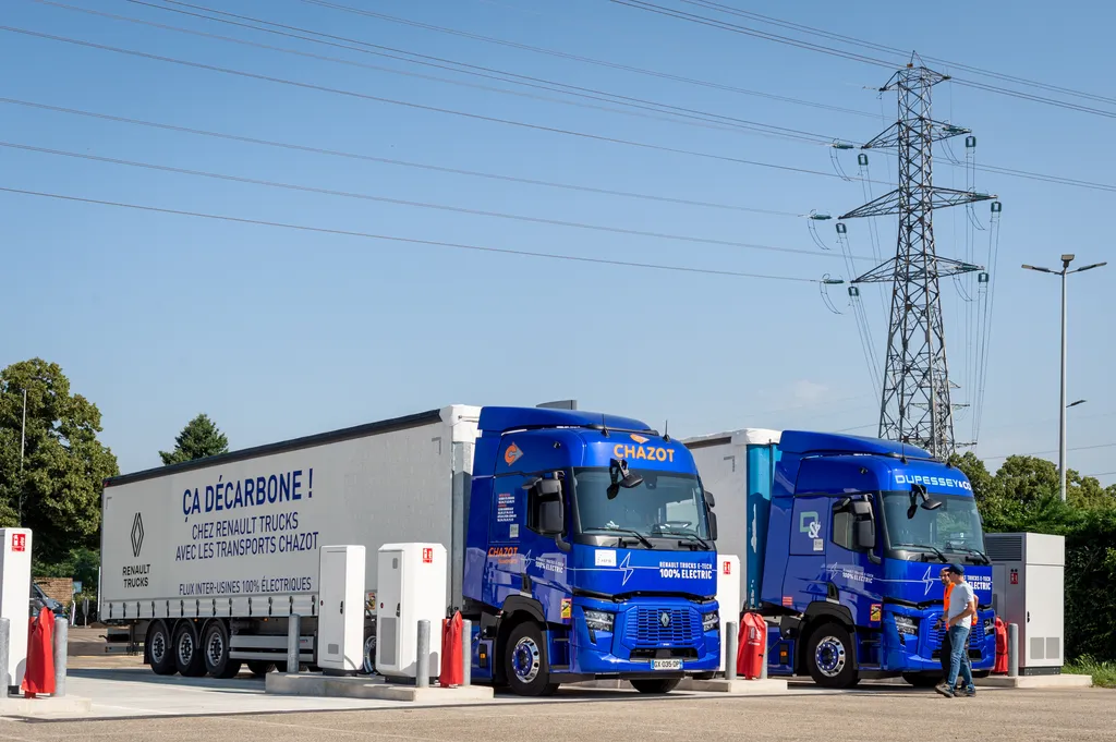 Renault Trucks Advances Electrification in Logistics Operations