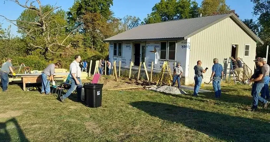 Vermeer Team Assists Colleague With Home Improvements