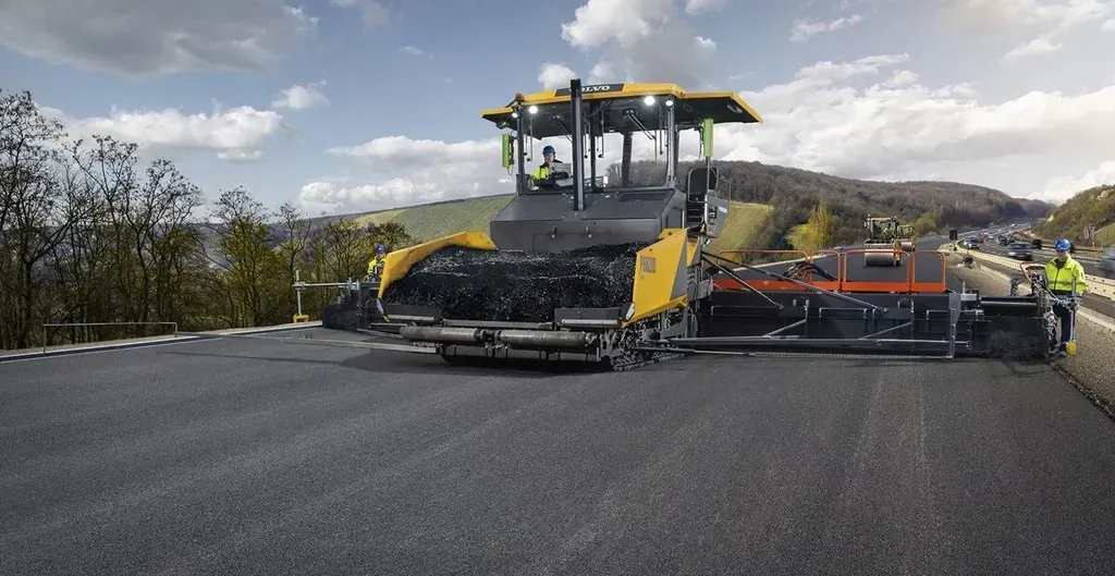 Volvo Introduces Electrically Heated Fixed Screeds for Paving