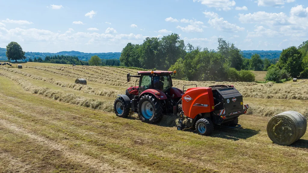 KUHN Launches FB 3125 Fixed Chamber Round Baler