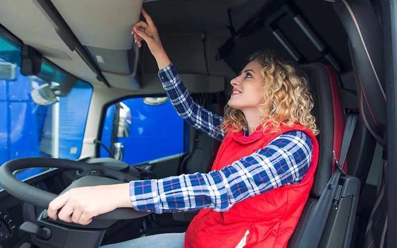 How to adjust digital and analogue tachograph time correctly