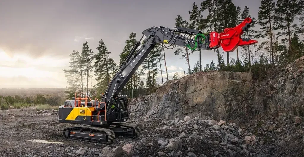 Volvo CE Launches Upgraded EC300 and EC400 Excavators