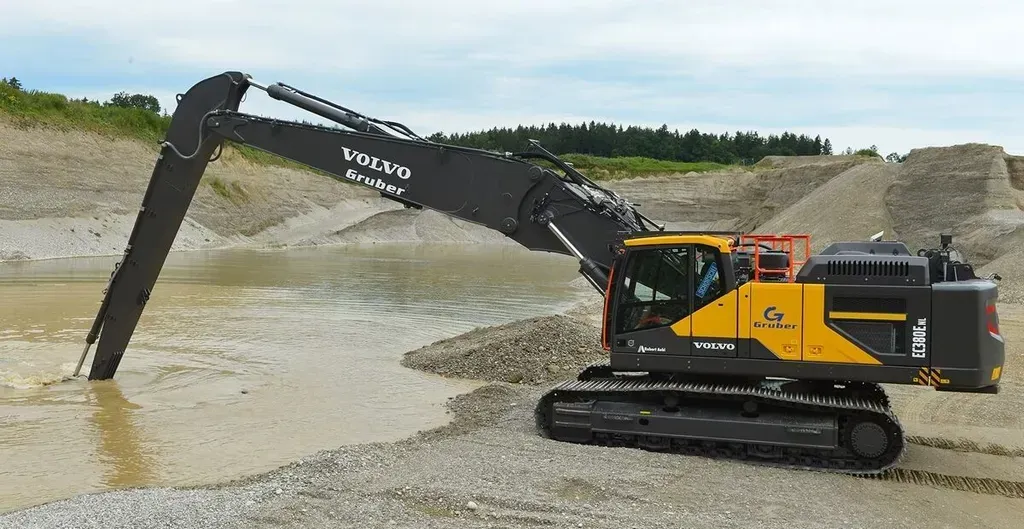 Volvo EC380E Hybrid Excavator Enhances Gravel Extraction