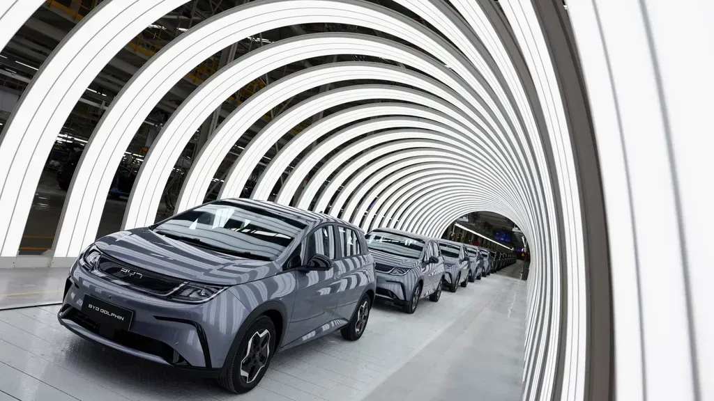 Foreign Automakers Urged to Collaborate with Chinese Firms