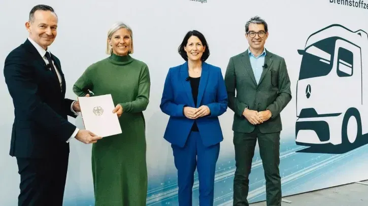 Daimler Secures €226m Funding for Fuel Cell Truck Development