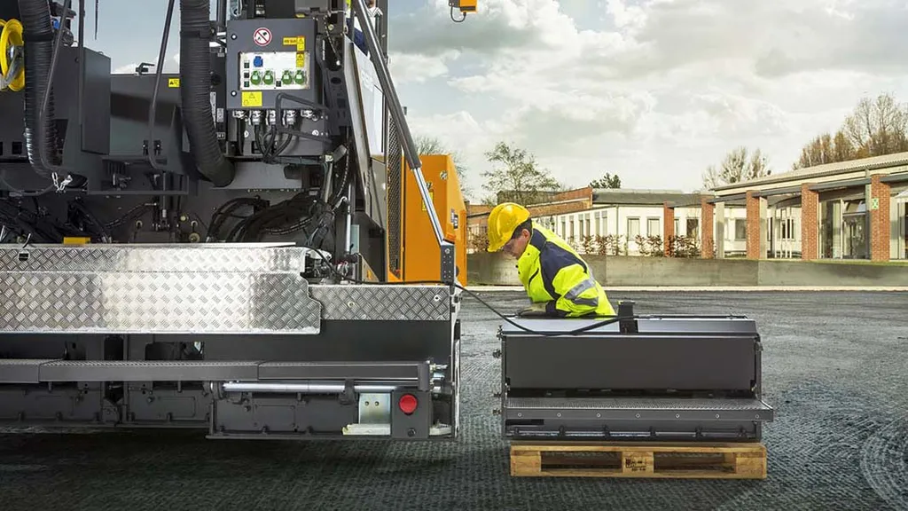 Advantages of ABG Pavers in Roadbuilding Applications