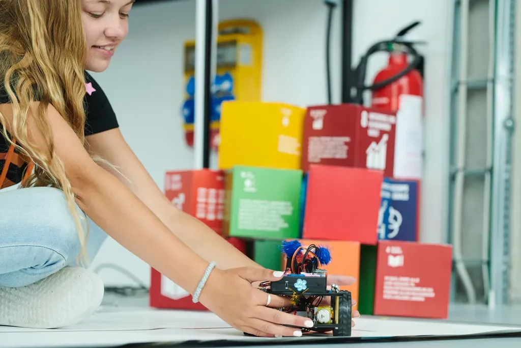 Trackunit partners with High5Girls to support girls in STEM