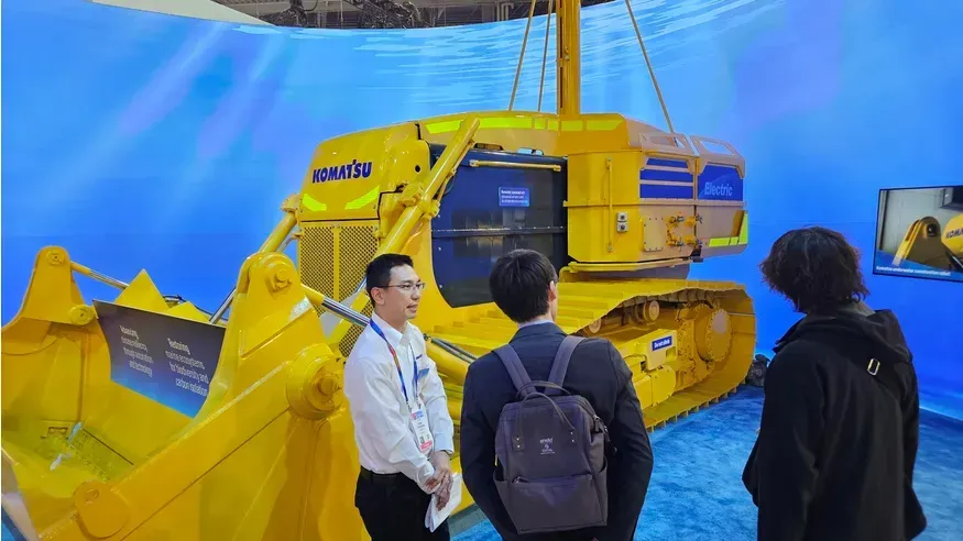 Komatsu Launches Autonomous Electric Underwater Bulldozer