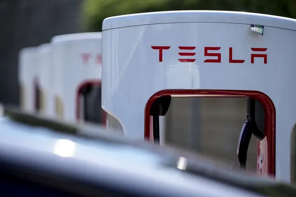 Toronto Excludes Tesla from Zero Emissions Grant Program