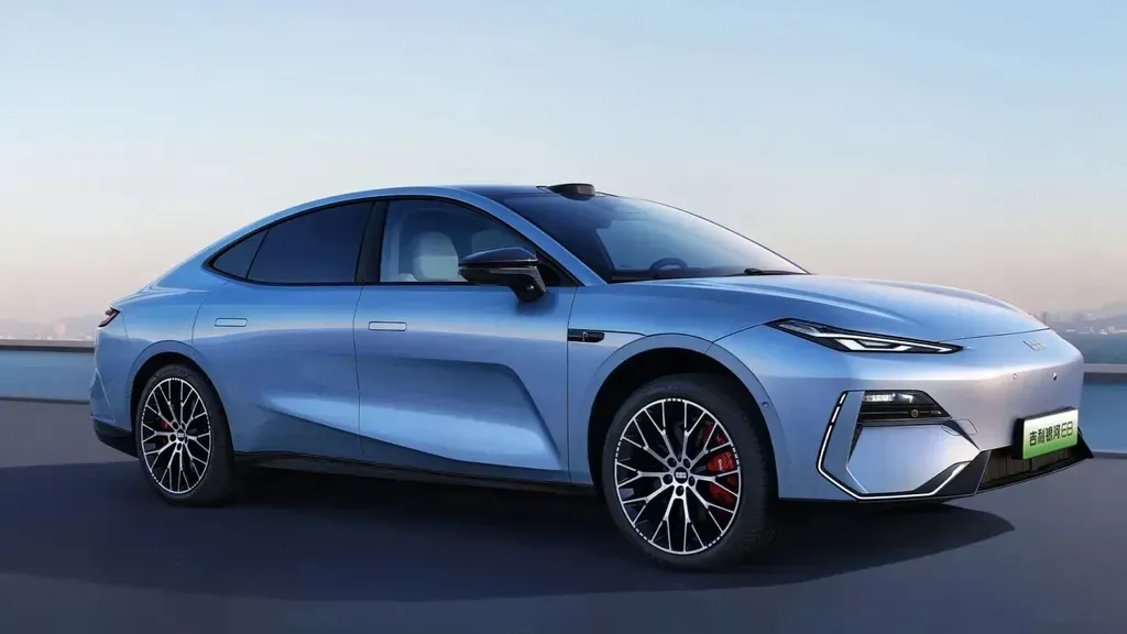 2025 Geely Galaxy E8 Launches in China at Competitive Pricing