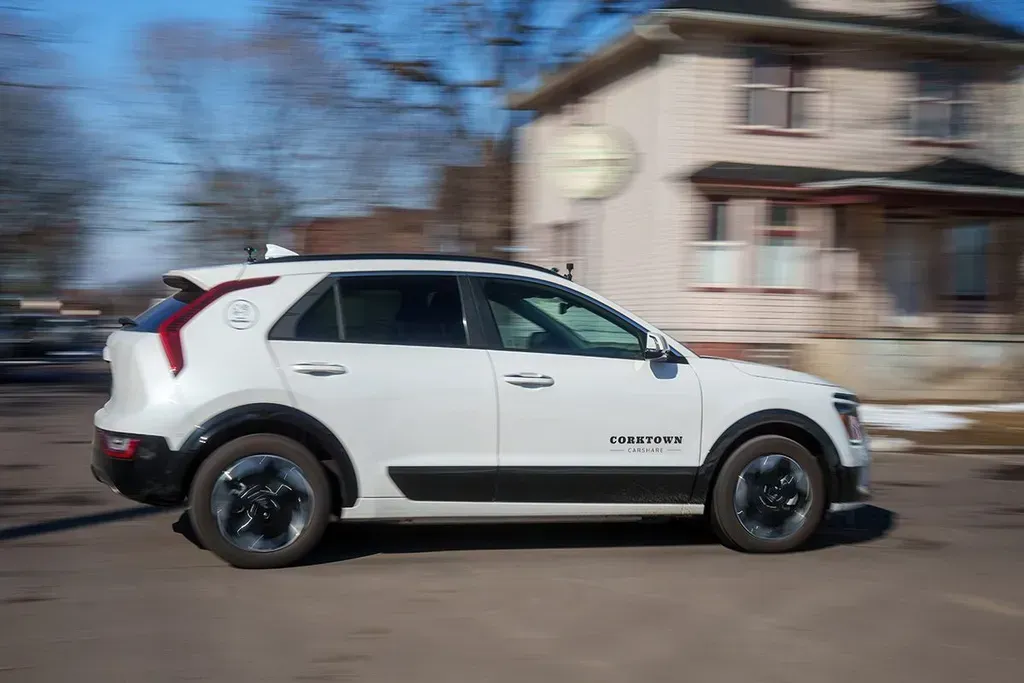 Sway Mobility and Mapless AI Launch EV Carshare Pilot in Detroit