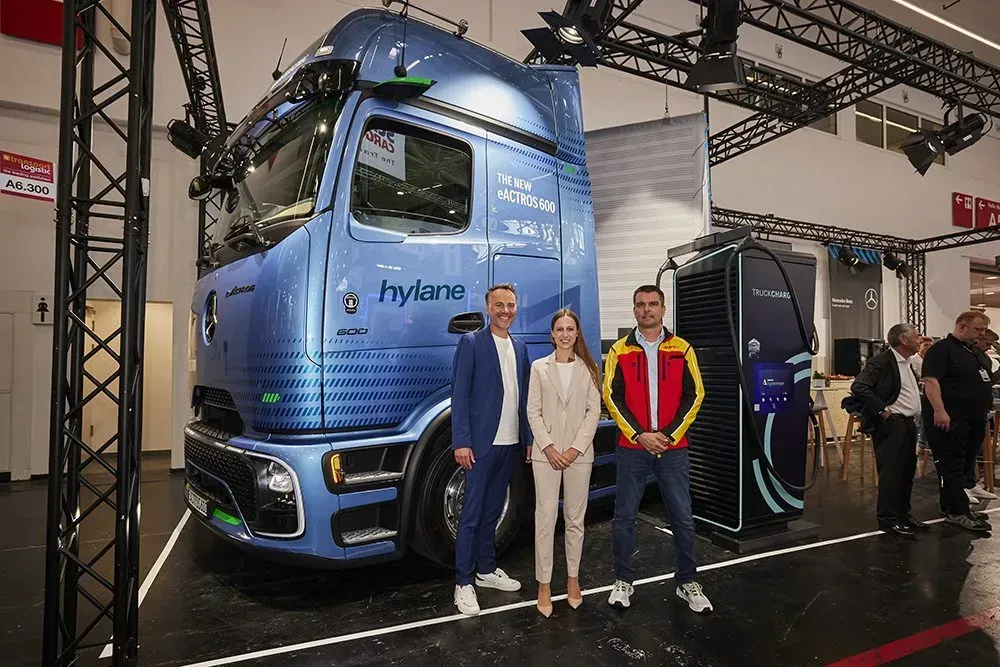 DHL to Deploy 30 Mercedes-Benz Electric Trucks via hylane Model