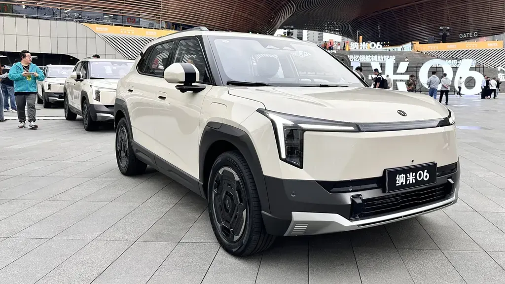 Dongfeng Launches Nammi 06 Electric Crossover Presales in China