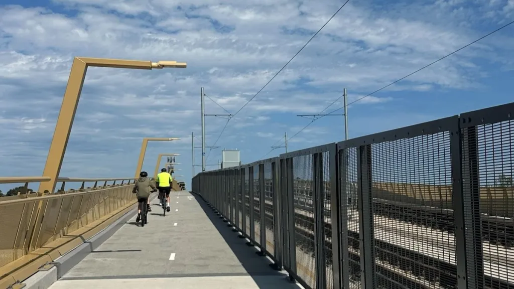 Elevated section of Adelaide bikeway opens