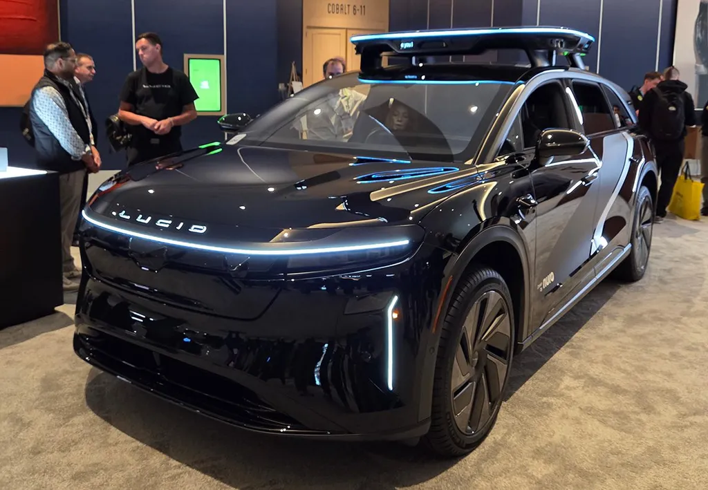 Lucid Gravity robotaxi to deploy with Nuro and Uber