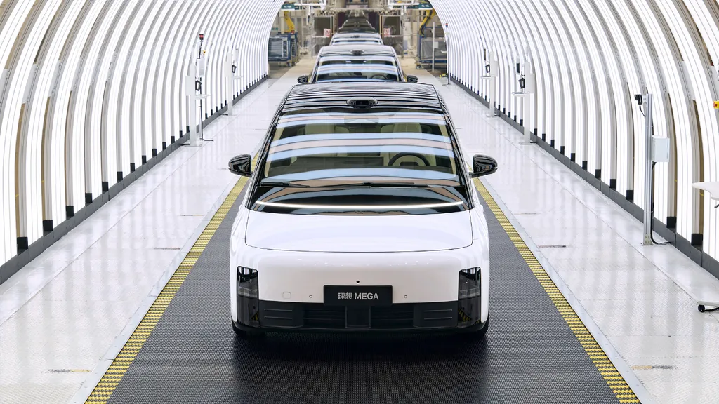 Li Auto Launches New Mega MPV Variant to Address Sales Decline