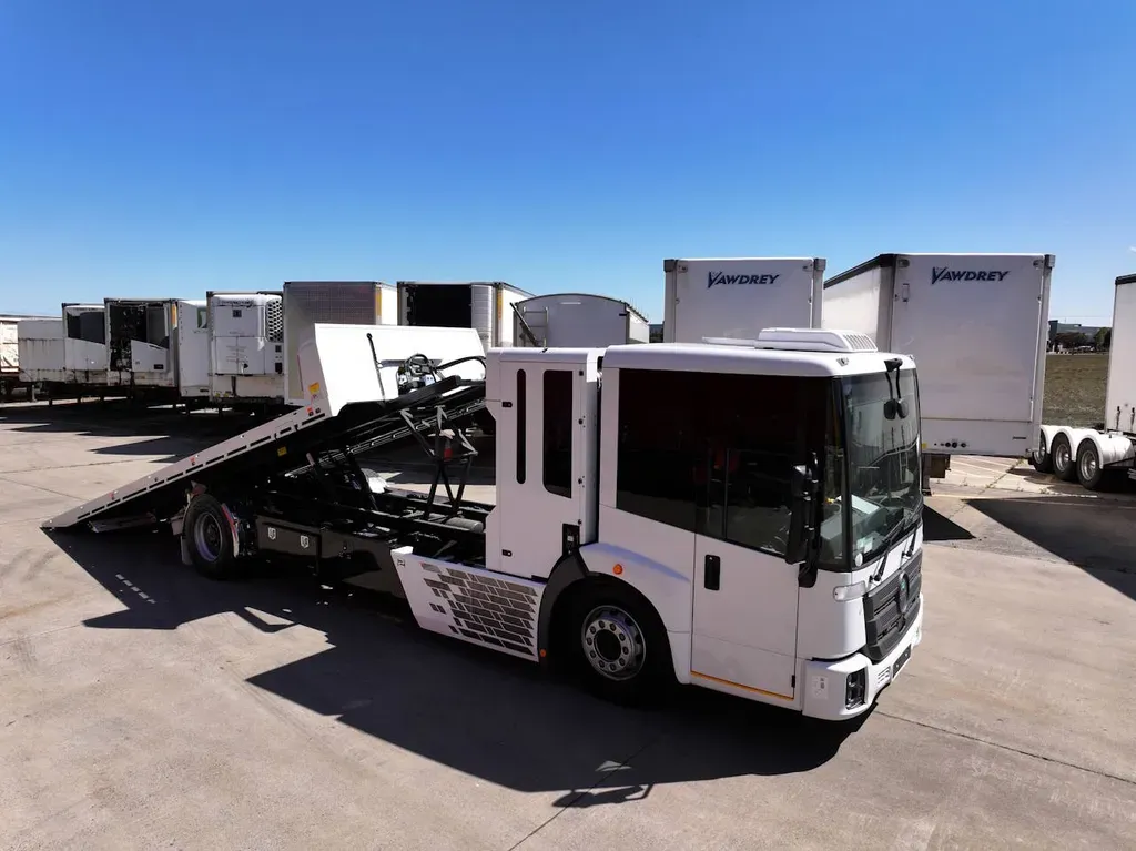 First Australian Hydrogen-Powered Tilt Tray Truck Auctioned