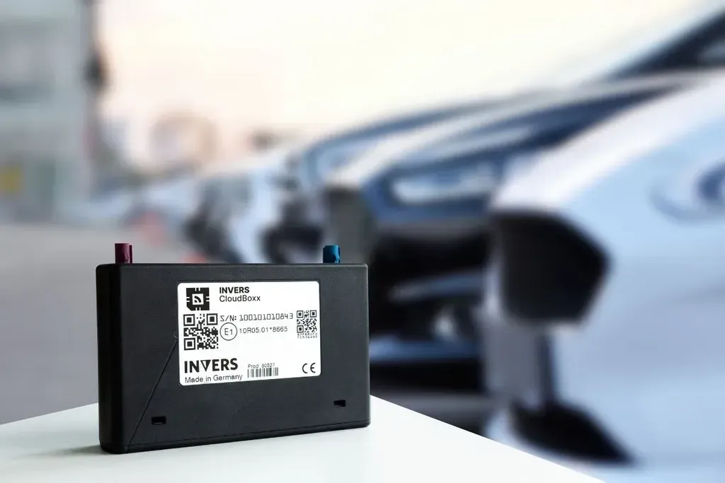 Invers Launches Plug-and-Play OBD Installation for Car Sharing