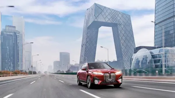 BMW Cuts Recommended Retail Prices in China