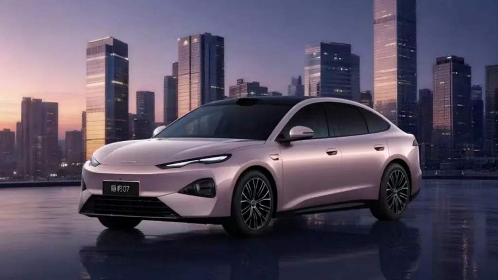 BYD reveals second-generation Seal 07 in plug-in hybrid and electric versions