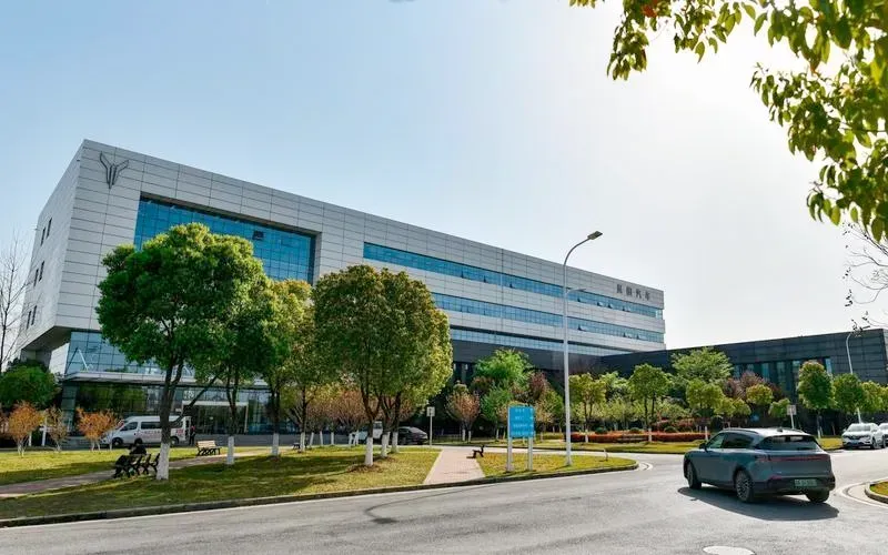 Dongfeng to List Voyah in Hong Kong and Privatise Parent Company