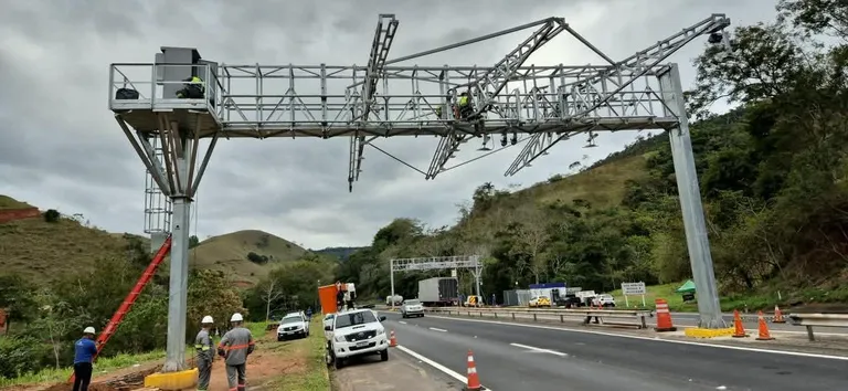 Brazil’s CNH app adds tracking for free-flow toll passages