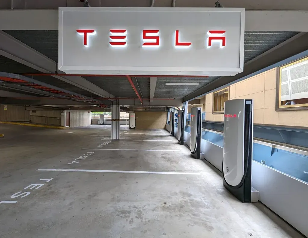 Tesla Begins Construction of 500 kW V4 Supercharger Site