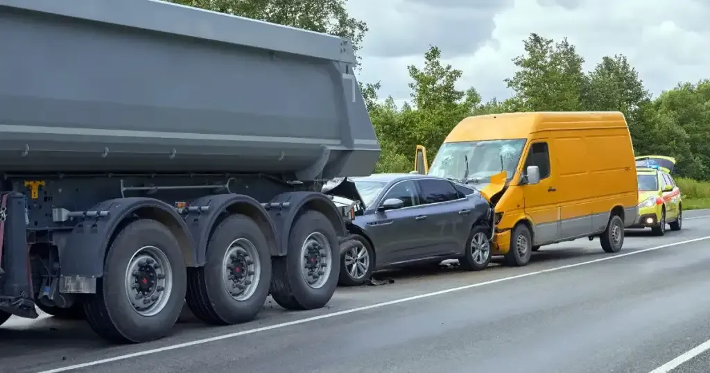 Crash-for-cash schemes targeting commercial fleets