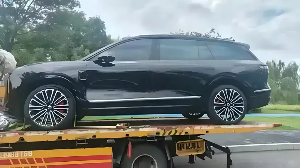 Nio ES8 SUV on NT3.0 Platform Begins Pre-sales in China