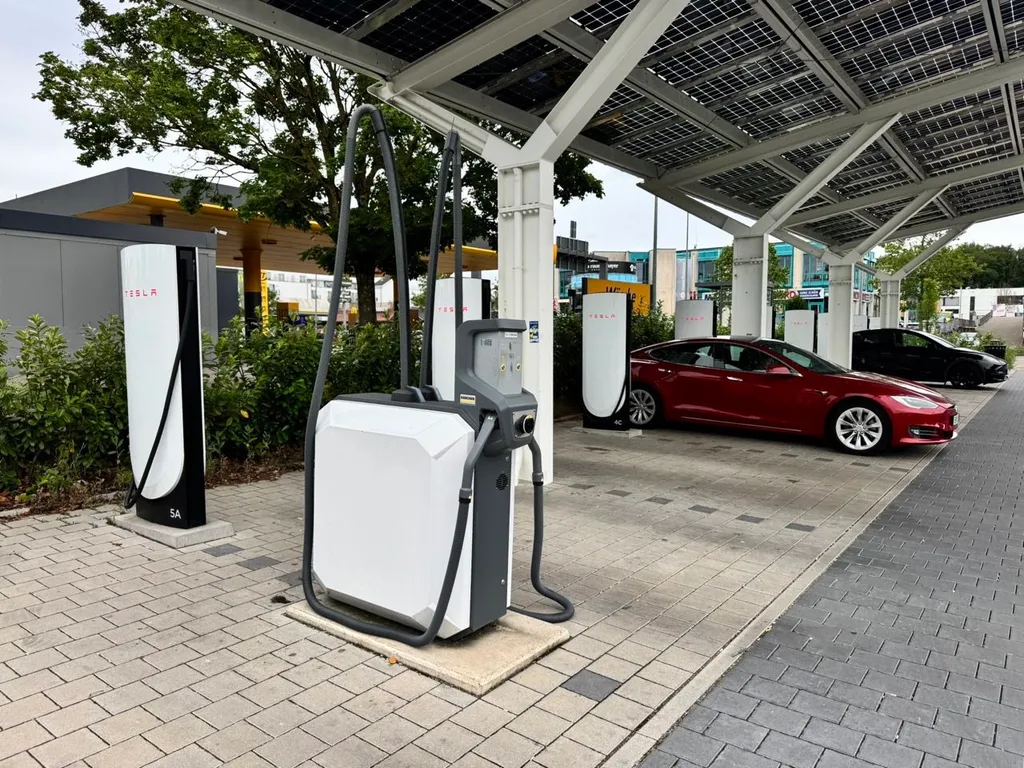 Tesla adds car vacuum at German Supercharger site
