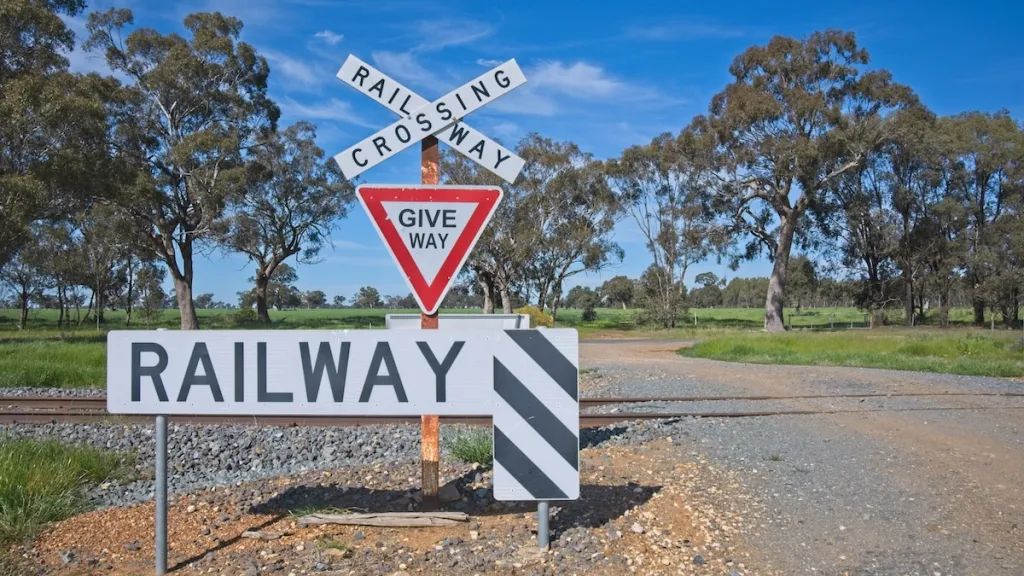 Fourteen Western NSW level crossings to receive safety upgrades