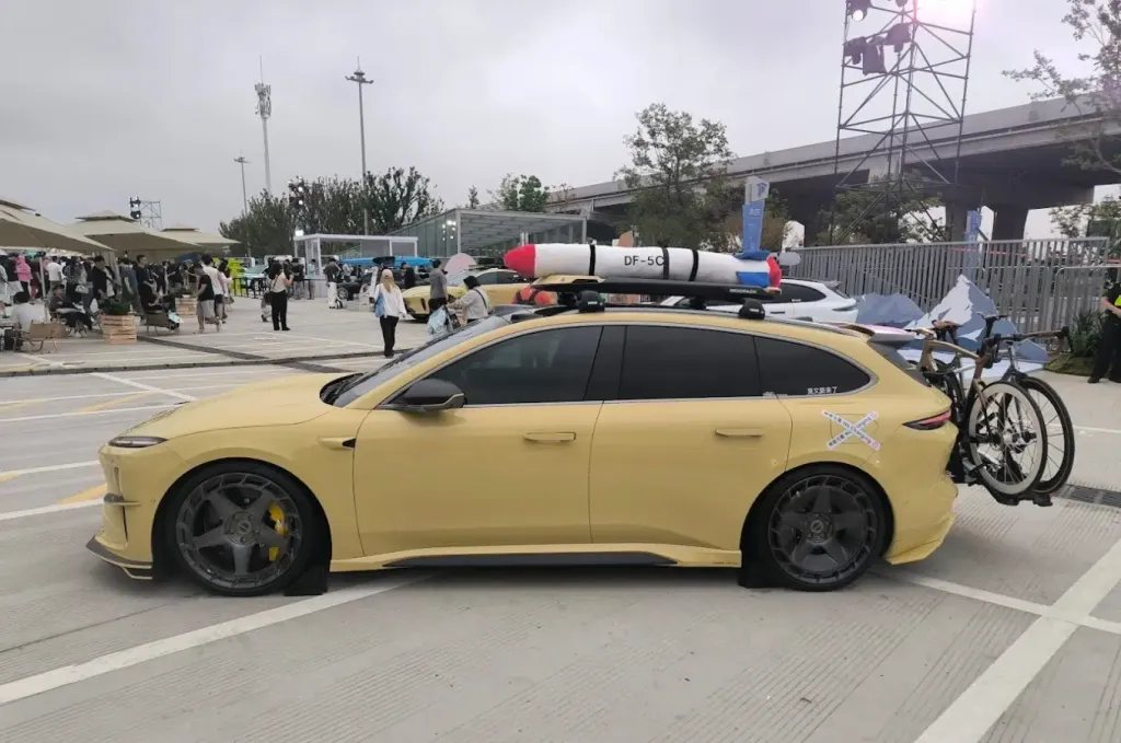 US Adds Chinese Tech and EV Firms to Military List