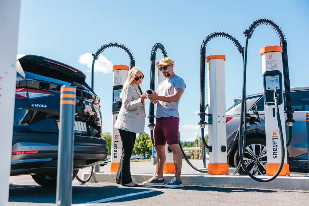 Kempower data links EV charging-site use to plug density