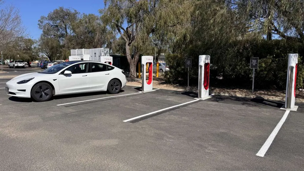 Tesla shares Supercharger availability with Google Maps