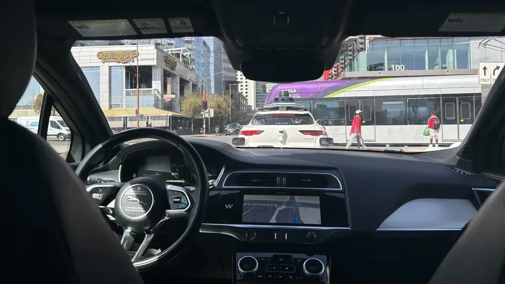 Waymo to Double Robotaxi Output at Arizona Plant by 2026