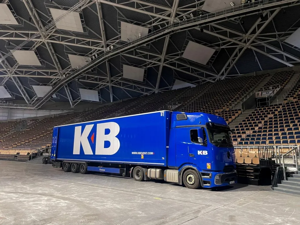 KB Event takes delivery of 60 bespoke KRONE Dry Liner trailers