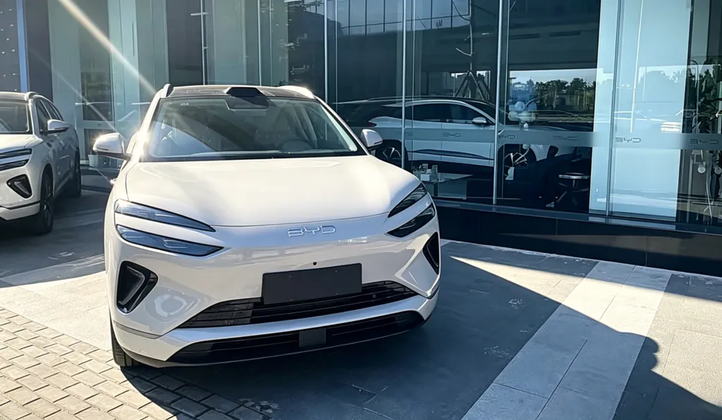 BYD Sealion 06 DM-i launches with up to 310 km electric range