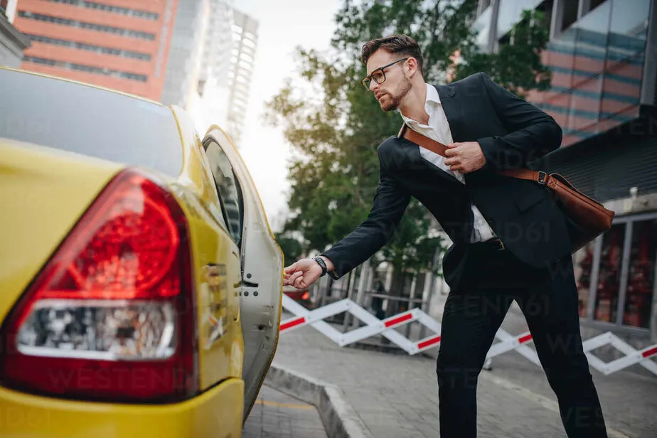 Enterprises shift to tech-enabled corporate car hire