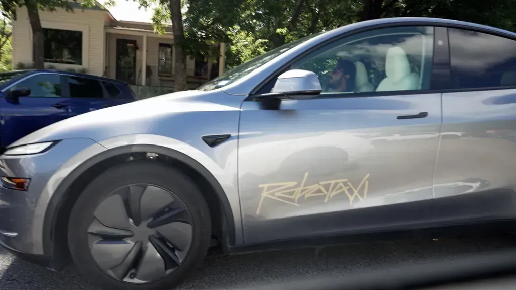 Tesla Seeks to Expand Robotaxi Service to Phoenix