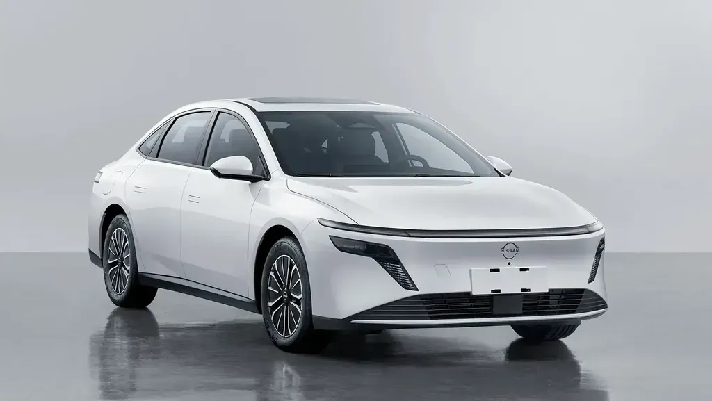 Nissan Unveils N6 PHEV in China After N7 EV Launch